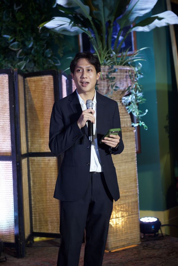 Miguel Villenas speaking at Art for Impact